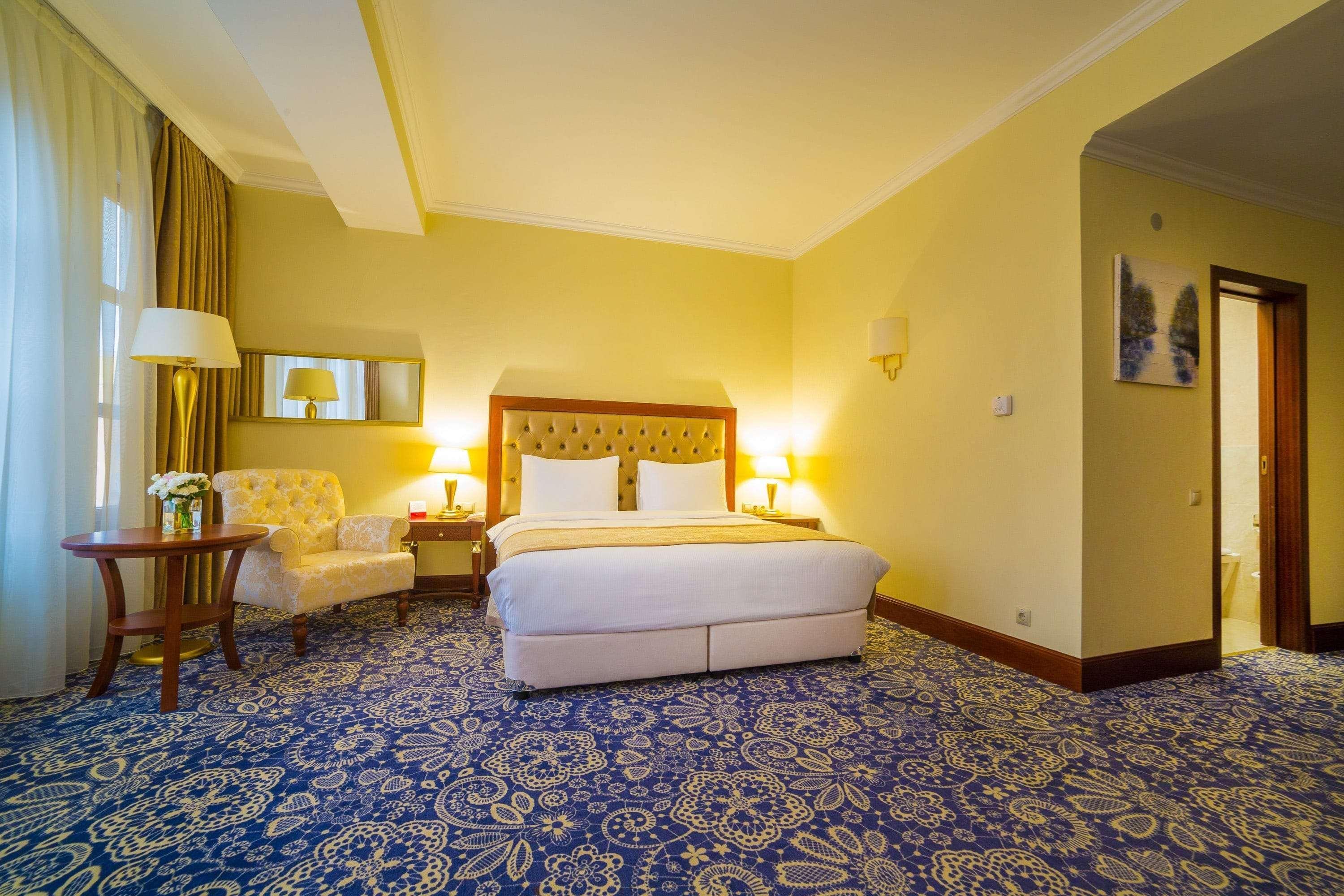 Ramada By Wyndham Almaty Exterior foto