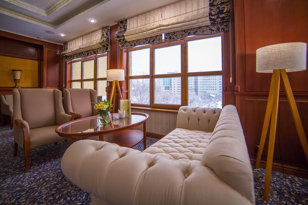Ramada By Wyndham Almaty Exterior foto