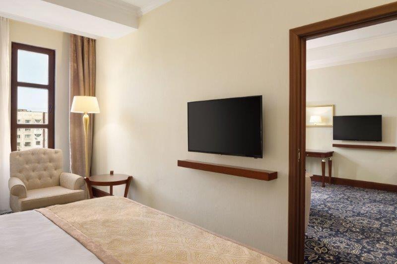 Ramada By Wyndham Almaty Exterior foto