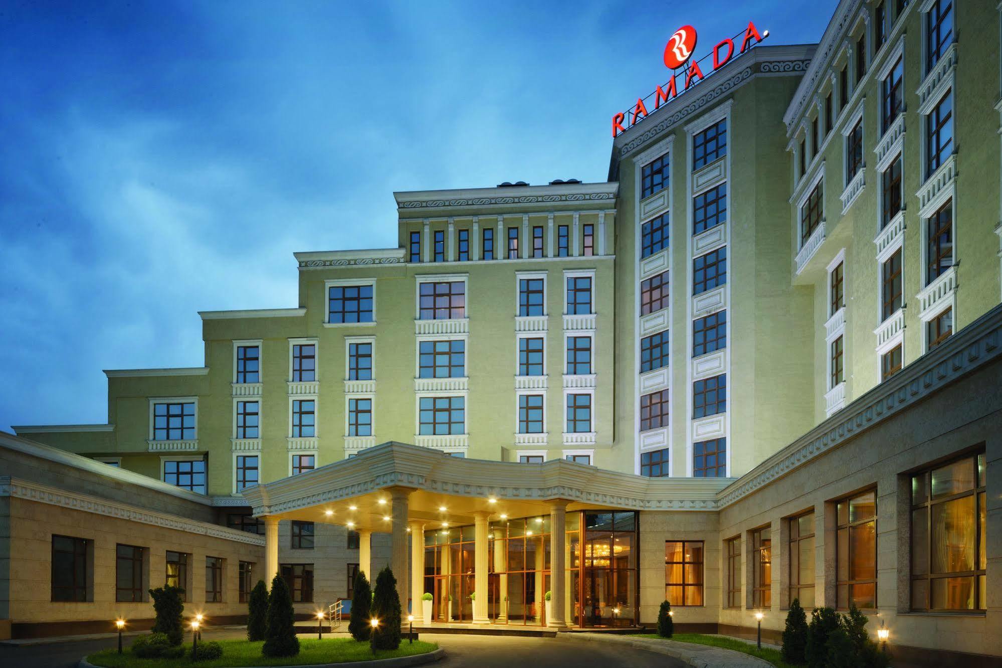 Ramada By Wyndham Almaty Exterior foto