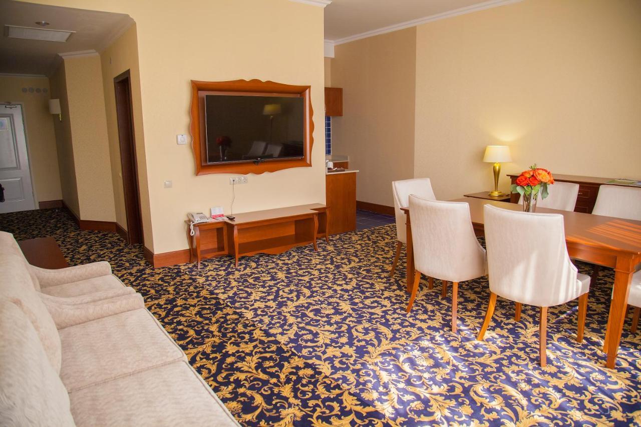 Ramada By Wyndham Almaty Quarto foto